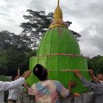 Sholawat dan Doa Mengiringi Pemasangan Kubah Masjid Baitul Faizin Watangsono