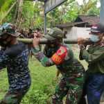 TMMD Kodim Bojonegoro, Satgas Dan Warga Ramai-Ramai Gotong Rumah