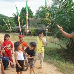 Habiskan Hari Terakhir, Satgas Sempatkan Diri Bermain dengan Anak-anak