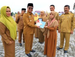 3 Guru Berprestasi Terima Penghargaan dari Pj Bupati Aceh Utara