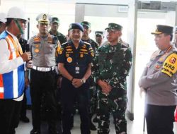 Pastikan Kelancaran Mudik, Panglima TNI dan Kapolri Tinjau Pelabuhan Tanjung Perak