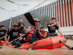 Yonif 202/Tajimalela Kerahkan Ratusan Personel dan Bangun Dapur Lapangan Bantu Korban Banjir Bekasi