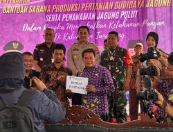 Dukung Program Ketahanan Pangan, Bupati Tangerang Serahkan Bantuan Pertanian